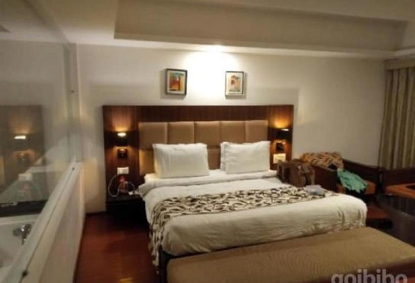 ホテル Top3 Lords Resort Bhavnagar