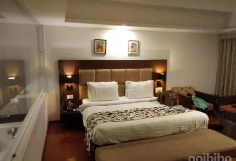 هتل Top3 Lords Resort Bhavnagar