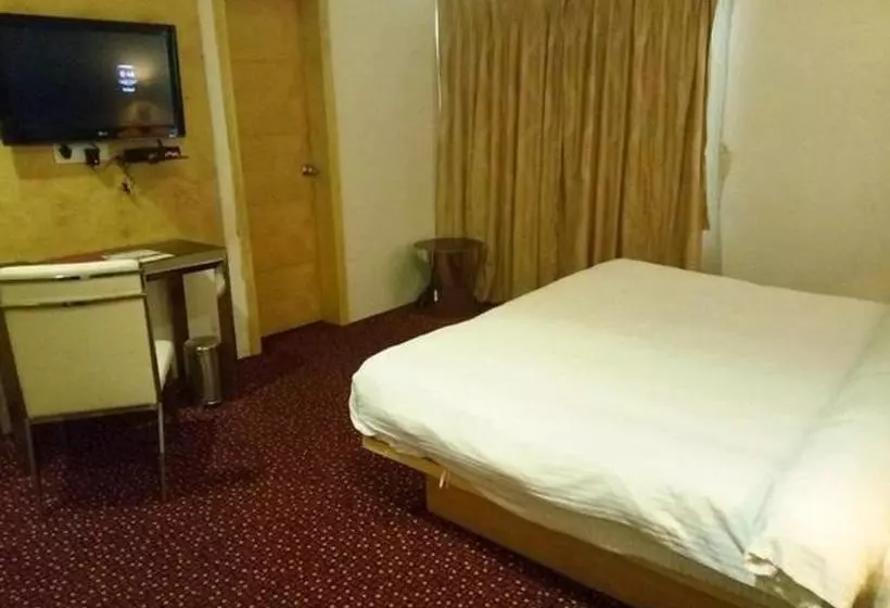 هتل Top3 Lords Resort Bhavnagar