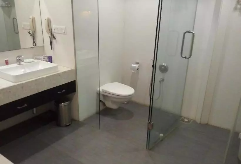 هتل Top3 Lords Resort Bhavnagar