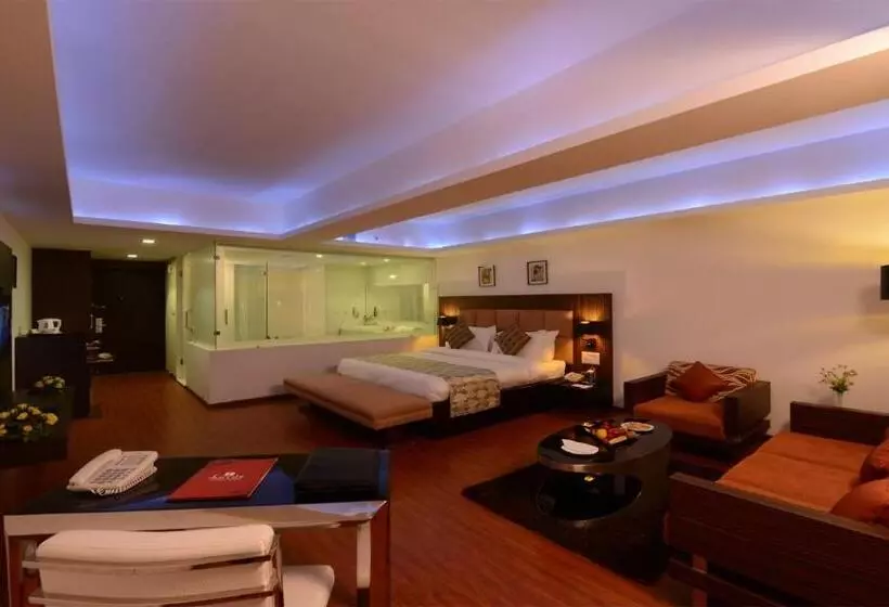 هتل Top3 Lords Resort Bhavnagar