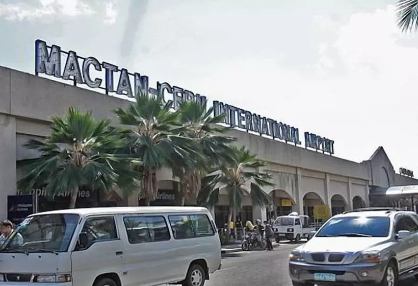 Transit Point Hostel Mactan Cebu