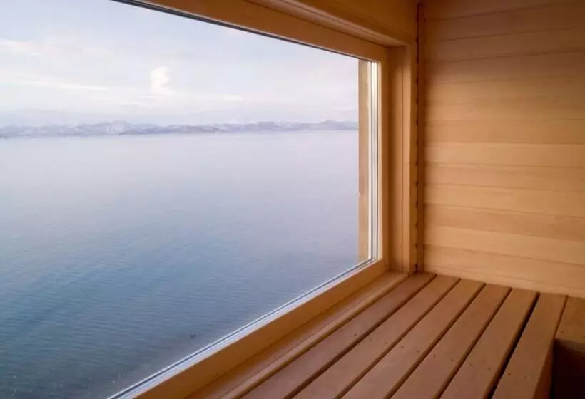 Retkeilymaja Bay House