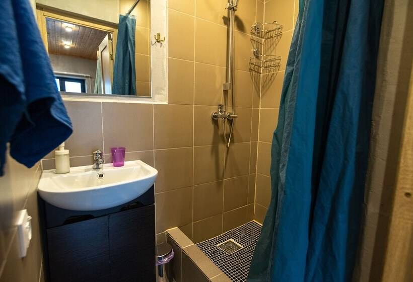 هاستل Bay House