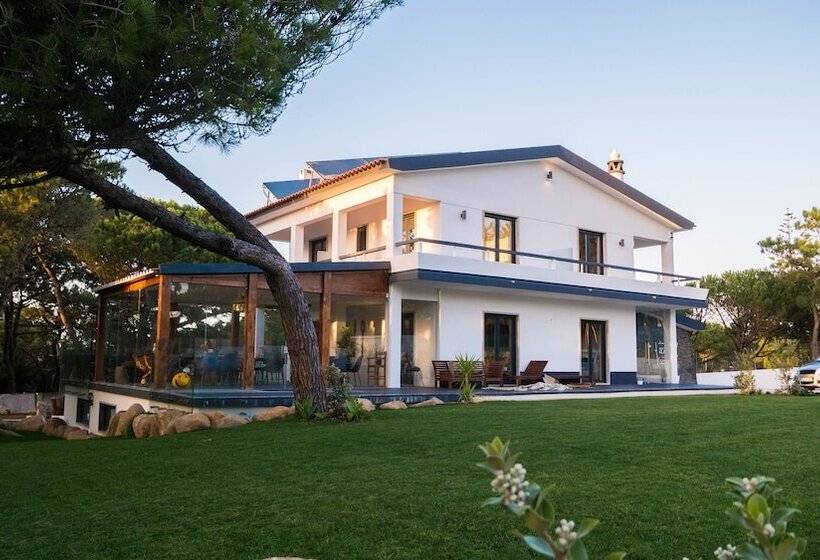 تختخواب و صبحانه Azen Cool House