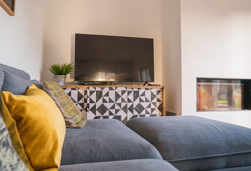 تختخواب و صبحانه Azen Cool House