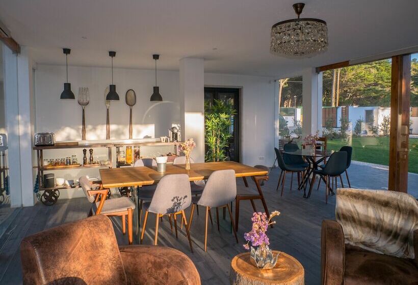 تختخواب و صبحانه Azen Cool House