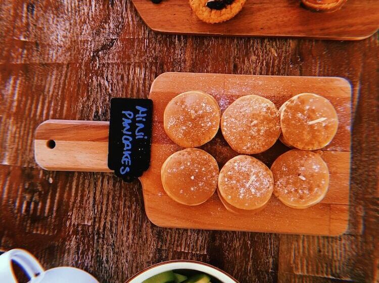 تختخواب و صبحانه Azen Cool House