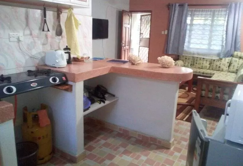 Delina Cottage Diani