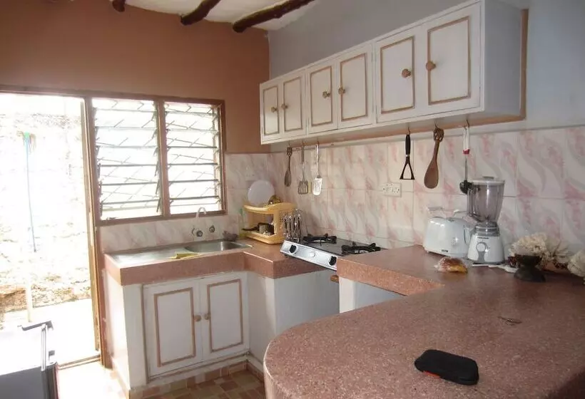 Delina Cottage Diani