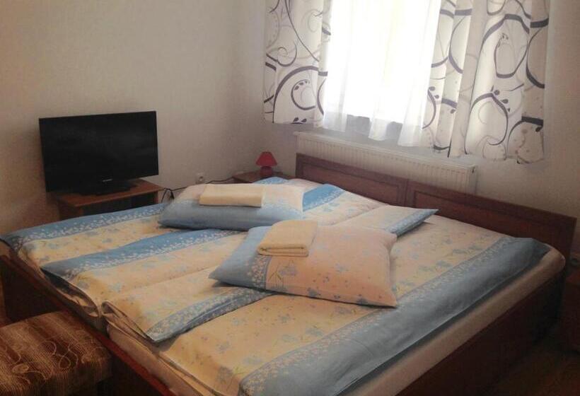 هتل Ośrodek Wypoczynkowy Nad Stawem Holiday Resort By The Lake Erholungsheim Am See Prázdninový Dů