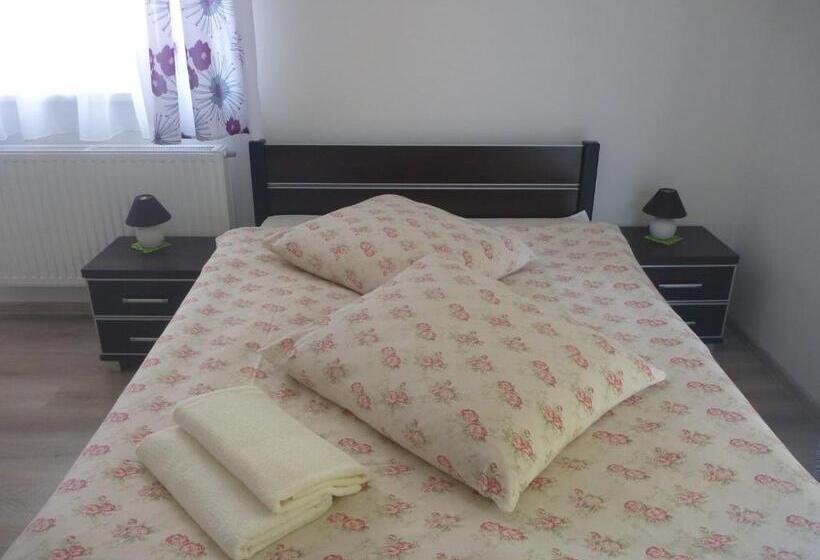 هتل Ośrodek Wypoczynkowy Nad Stawem Holiday Resort By The Lake Erholungsheim Am See Prázdninový Dů