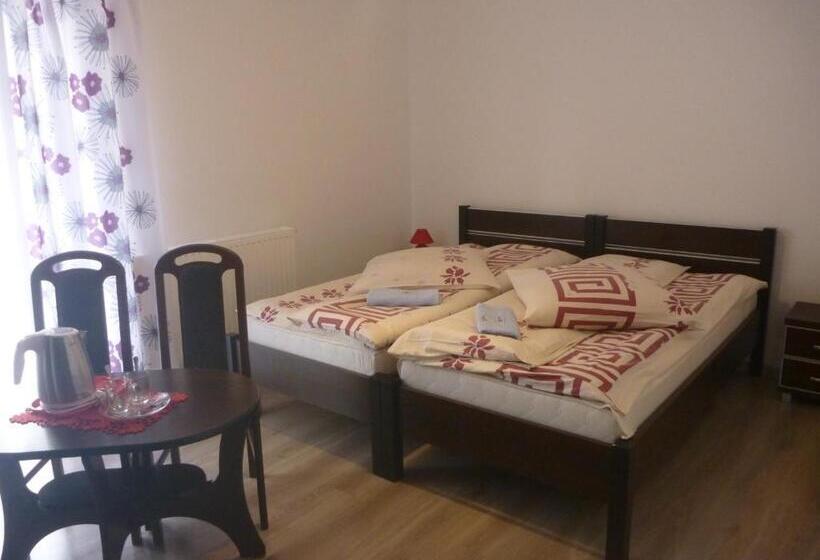 هتل Ośrodek Wypoczynkowy Nad Stawem Holiday Resort By The Lake Erholungsheim Am See Prázdninový Dů