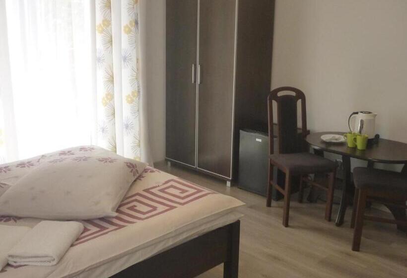 هتل Ośrodek Wypoczynkowy Nad Stawem Holiday Resort By The Lake Erholungsheim Am See Prázdninový Dů