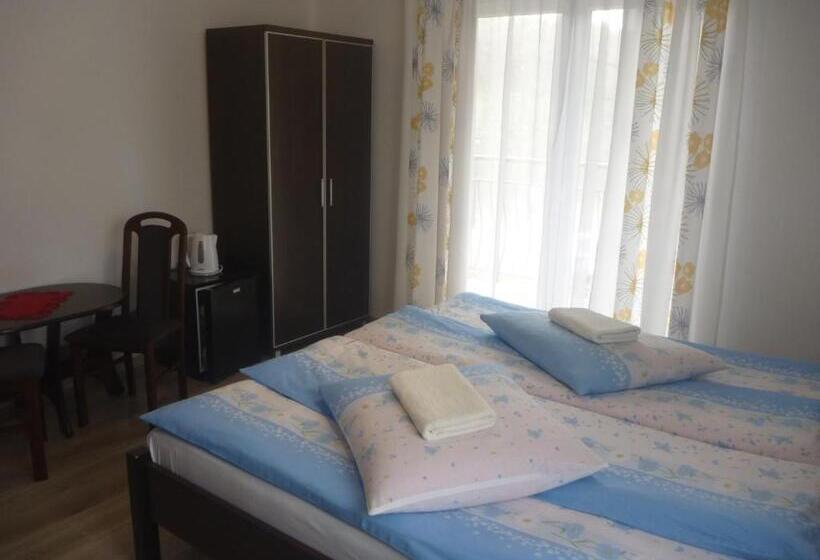 هتل Ośrodek Wypoczynkowy Nad Stawem Holiday Resort By The Lake Erholungsheim Am See Prázdninový Dů