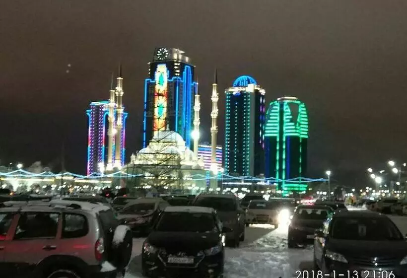 هتل Uyut On Prospekt Putina 19