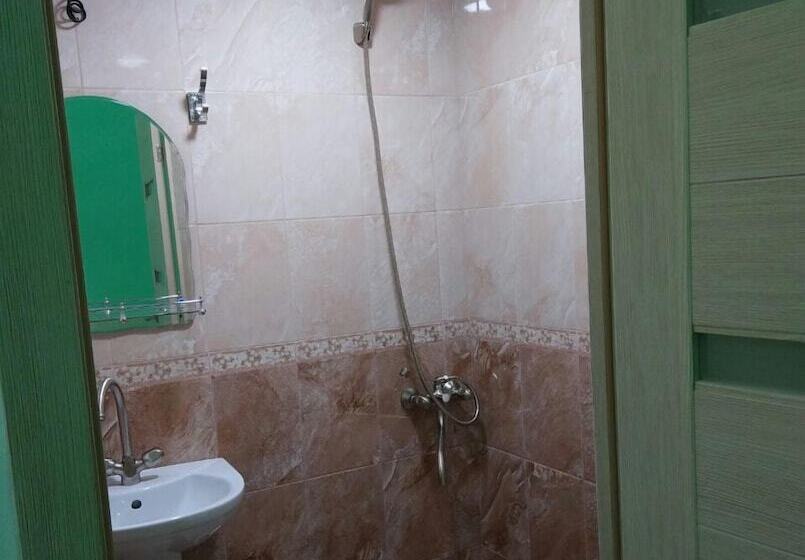 ホテル Uyut On Prospekt Putina 19