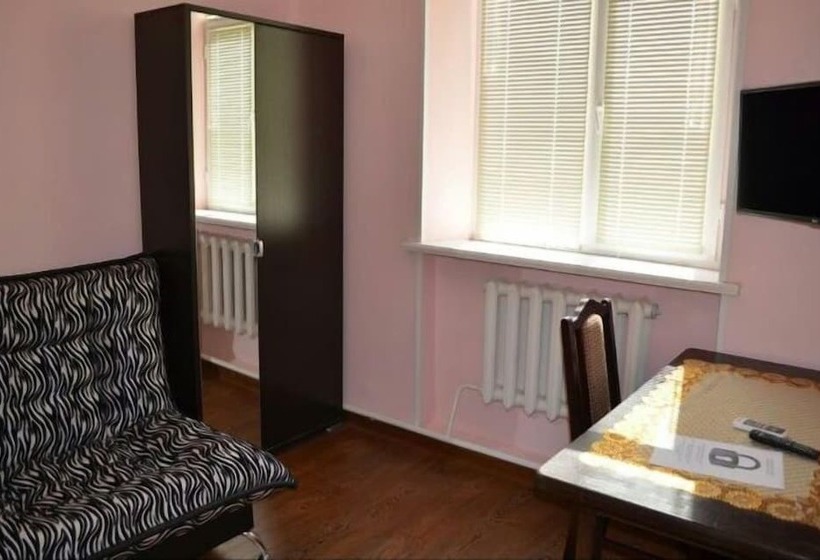 ホテル Uyut On Prospekt Putina 19