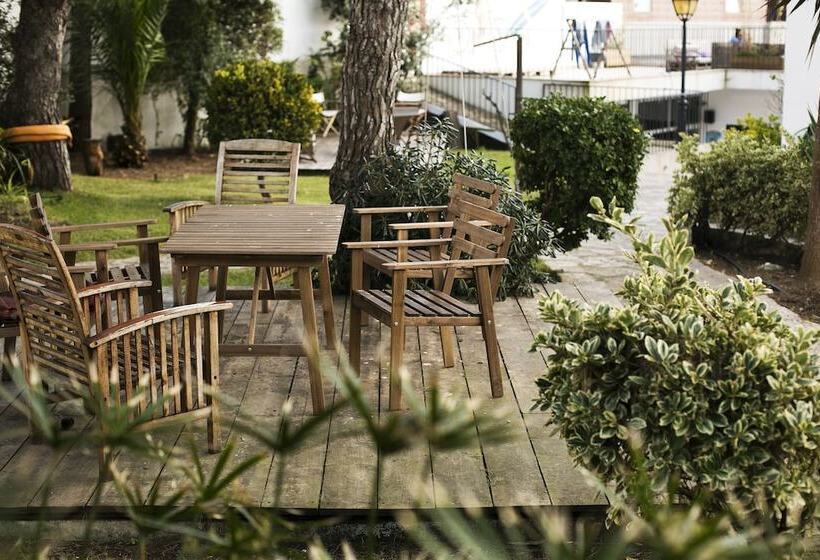 פנסיון Amar Hostel & Suites