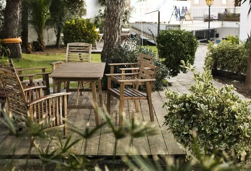 ペンション Amar Hostel & Suites