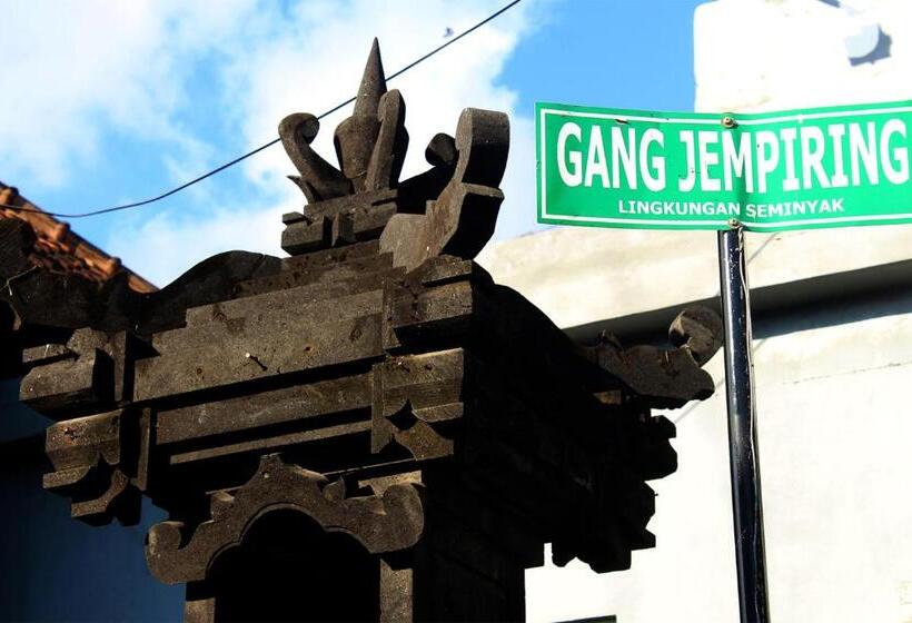 پانسیون Cr Tris Rooms Seminyak