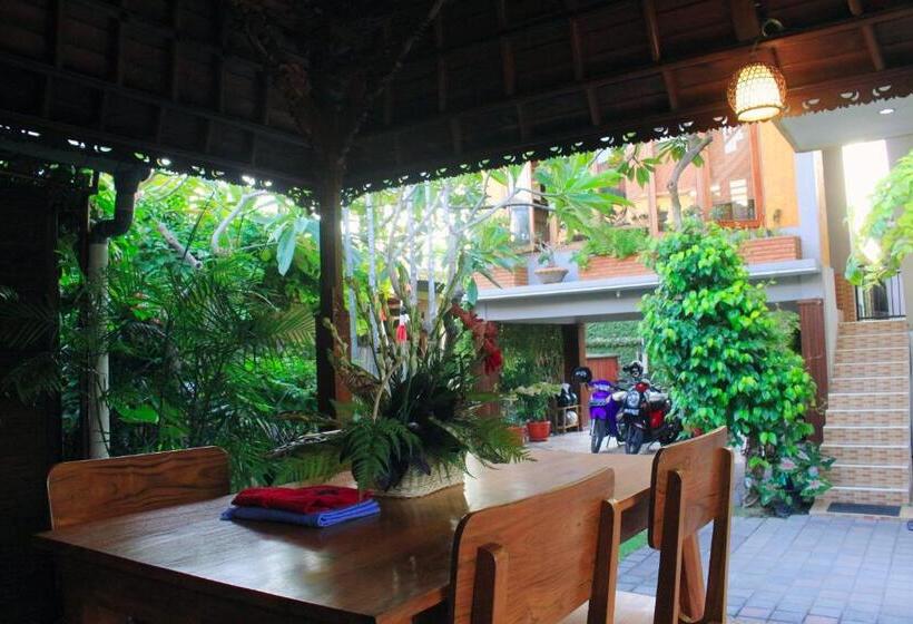 پانسیون Cr Tris Rooms Seminyak