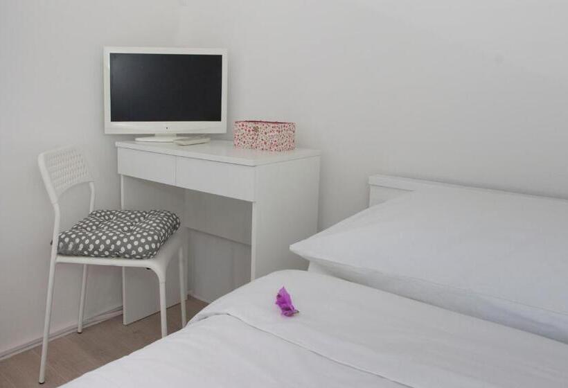 بنسيون Guest House Lana 1