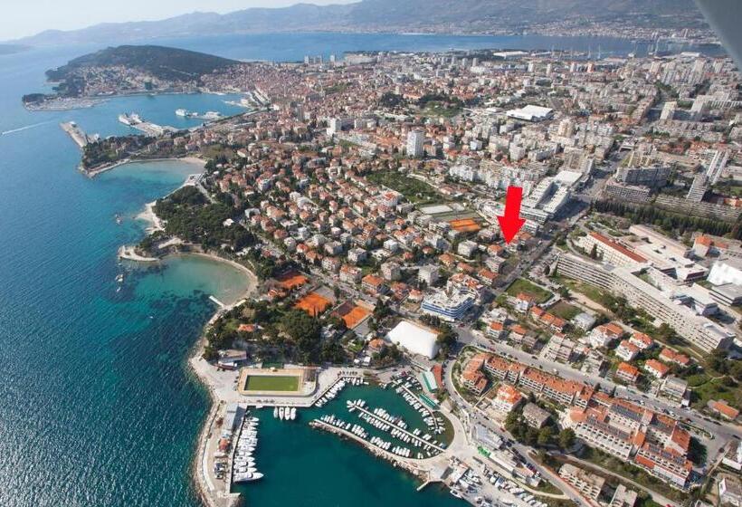 Pensão Guest House Lana 1