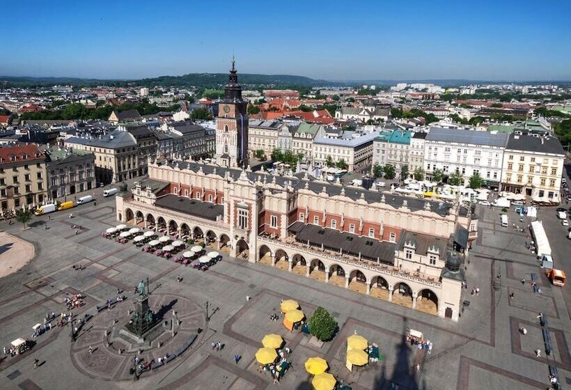 Majatalo Leo Apartments Main Square