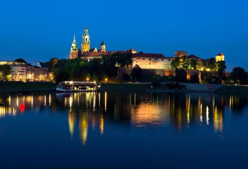 Majatalo Leo Apartments Main Square