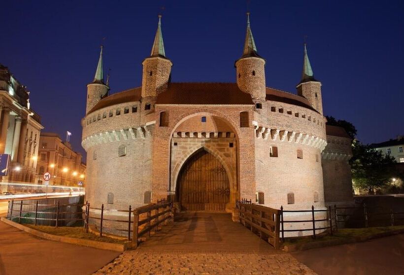 Majatalo Leo Apartments Main Square