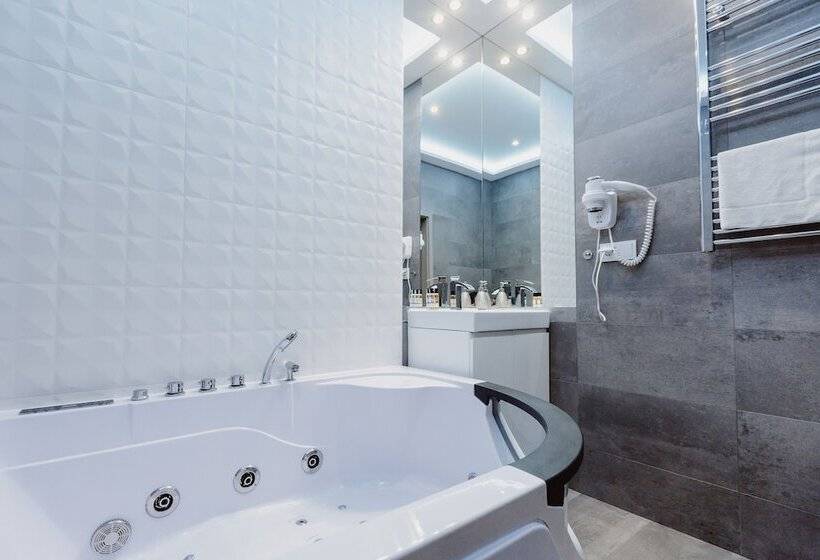 Majatalo Leo Apartments Main Square