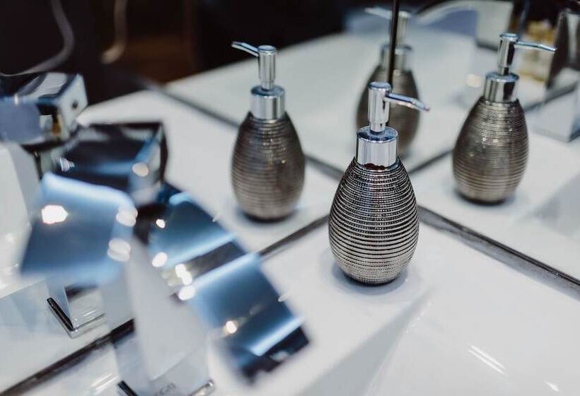 Majatalo Leo Apartments Main Square