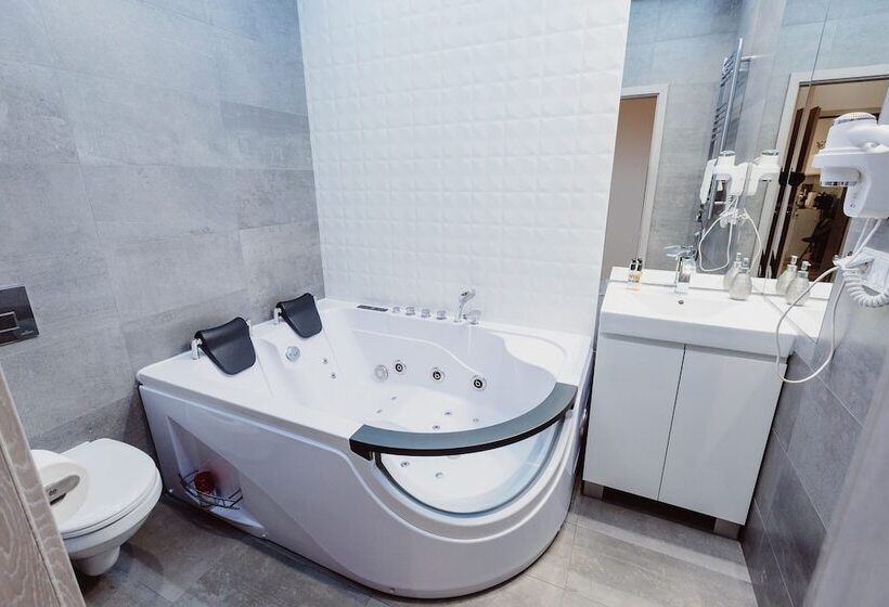 Majatalo Leo Apartments Main Square