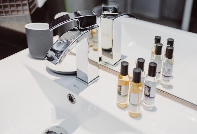 Majatalo Leo Apartments Main Square