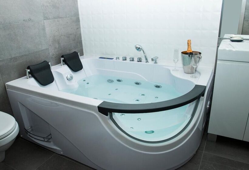 Majatalo Leo Apartments Main Square