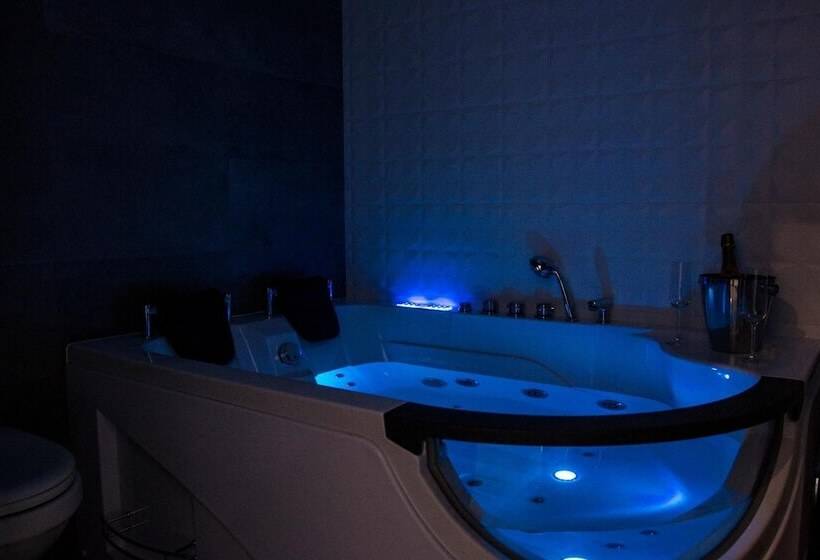 Majatalo Leo Apartments Main Square