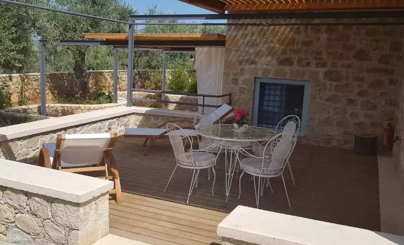 Majatalo Lithos Guesthouse Kardamili