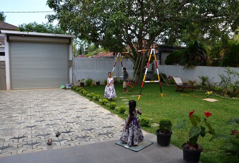 פנסיון Villa Sam & Sun