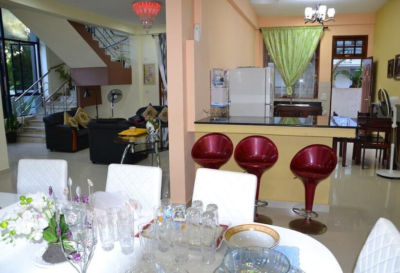 פנסיון Villa Sam & Sun