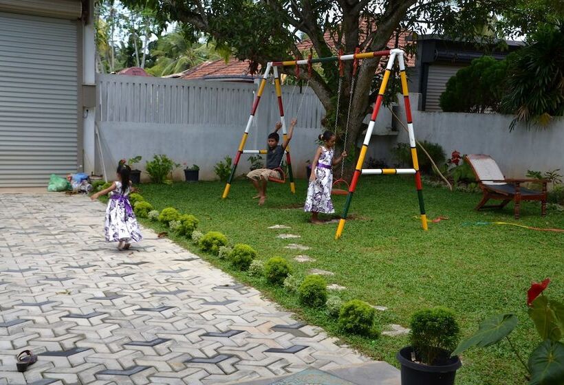 פנסיון Villa Sam & Sun