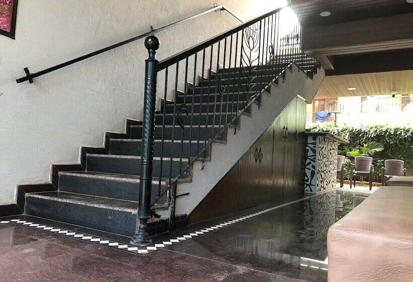 Royale Nirvana Resort