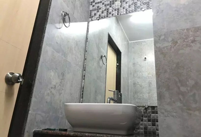 Royale Nirvana Resort