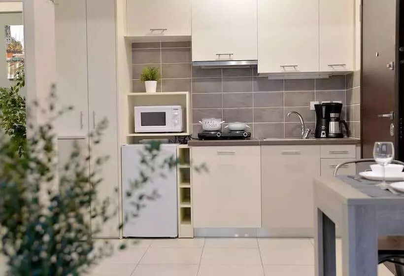 Alekos Apartments 1 νetflix