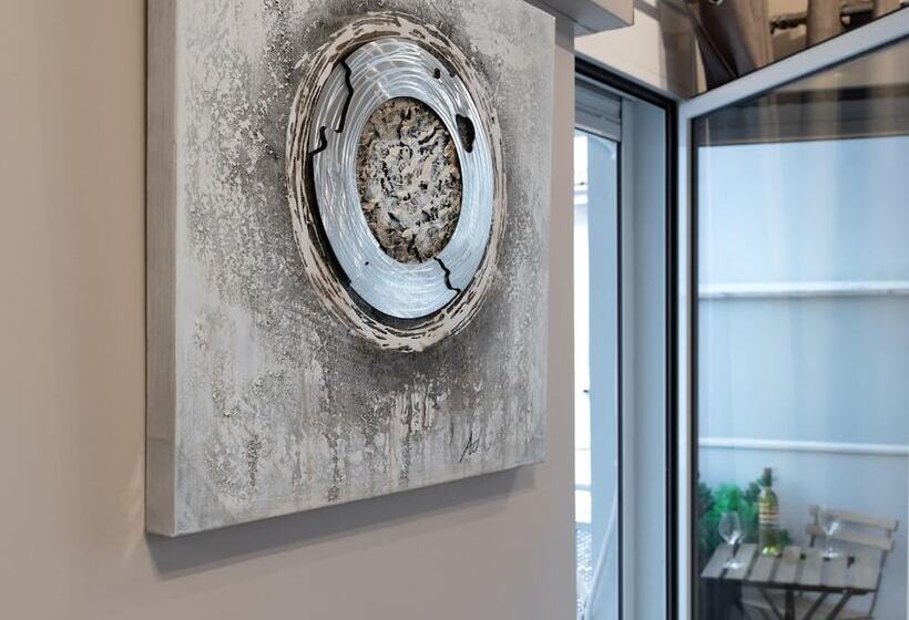 Alekos Apartments 1 νetflix