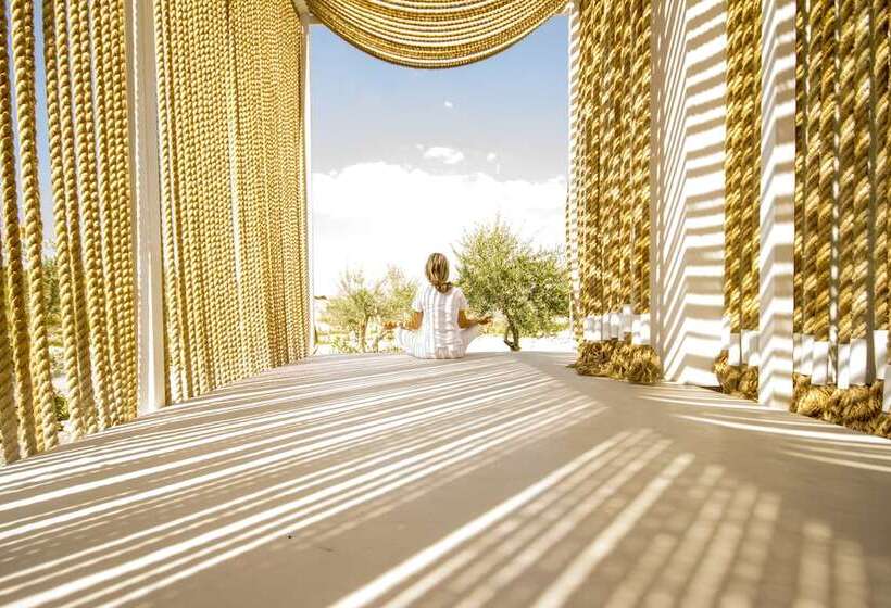 هتل Aelia Wellness Retreat