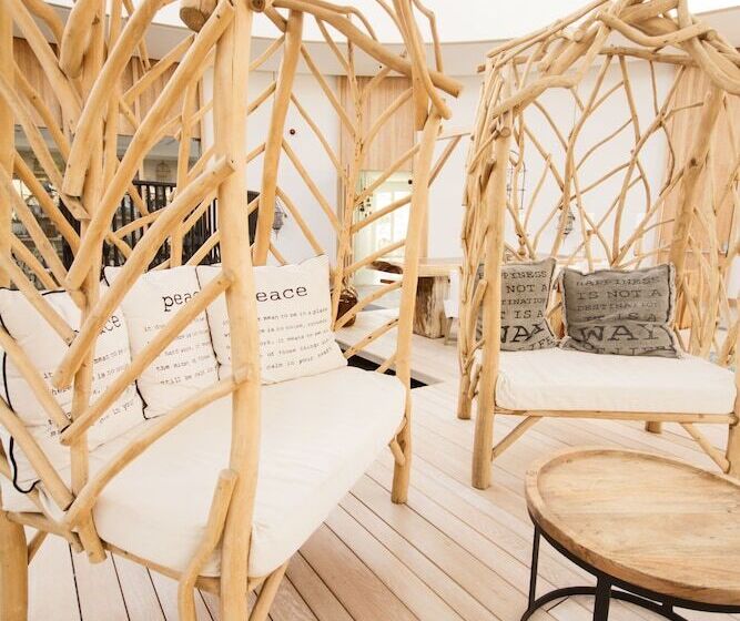 هتل Aelia Wellness Retreat