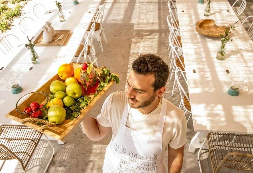 هتل Aelia Wellness Retreat