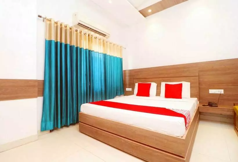 Hotel B R Inn