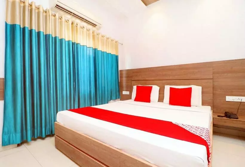 Hotel B R Inn